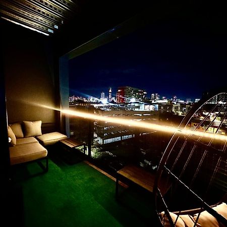 Апартаменты Modern Luxury At The Interlock Атланта Экстерьер фото