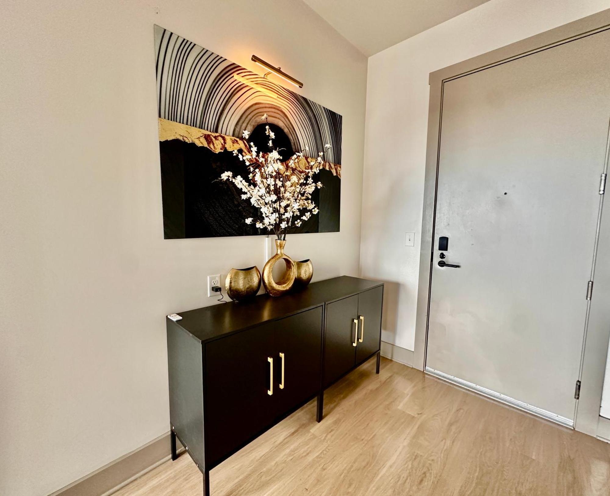 Апартаменты Modern Luxury At The Interlock Атланта Экстерьер фото