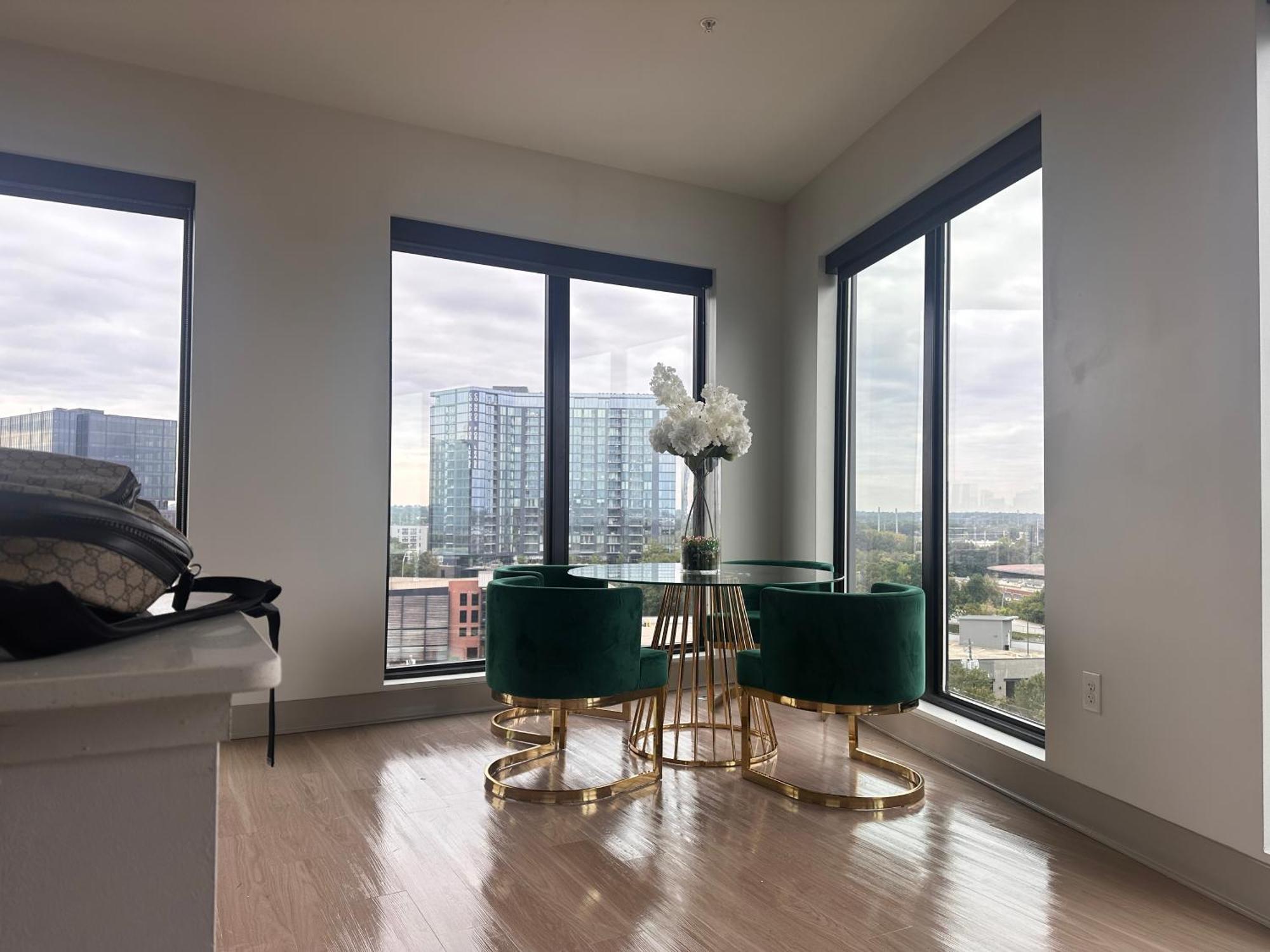 Апартаменты Modern Luxury At The Interlock Атланта Экстерьер фото
